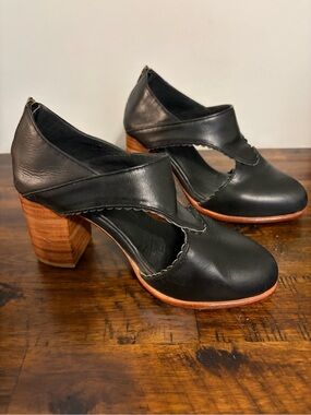 Rain Kiss 2.75” Wooden Heel Leather Booties